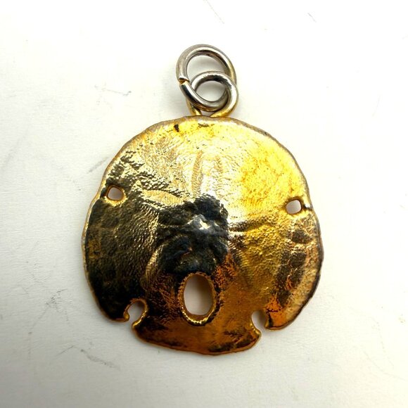 VTG Gold Tone Sand Dollar Pendant Beach Ocean Nautical Charm Fashion Jewelry - Picture 2 of 5